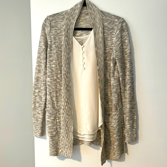 LOFT Sweaters - EUC Loft Cardigan - XS